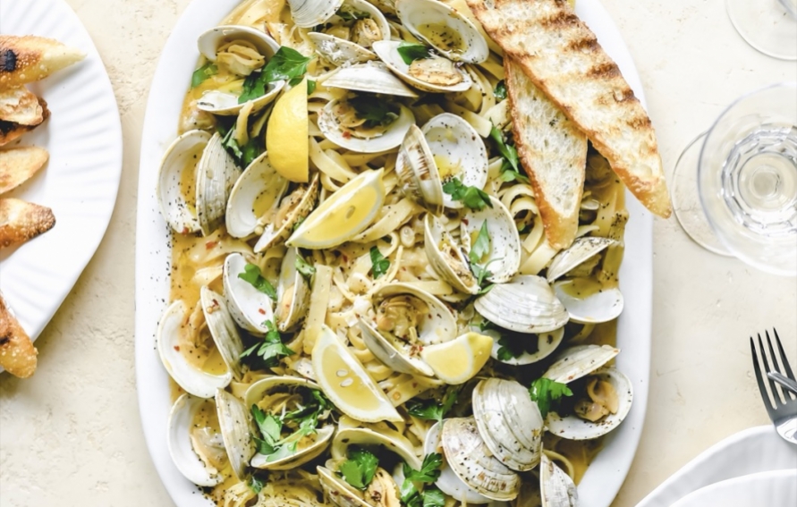 White Wine & Clams Fettuccine Edible Nutmeg